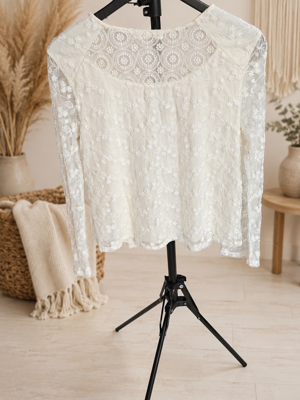 indigo soul Cream Floral Lace Long-Sleeve Blouse